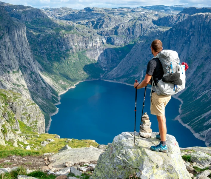 The Real Difference Between a Tourist and a Traveler — And Why It’s a Mindset That Can Change Your Life